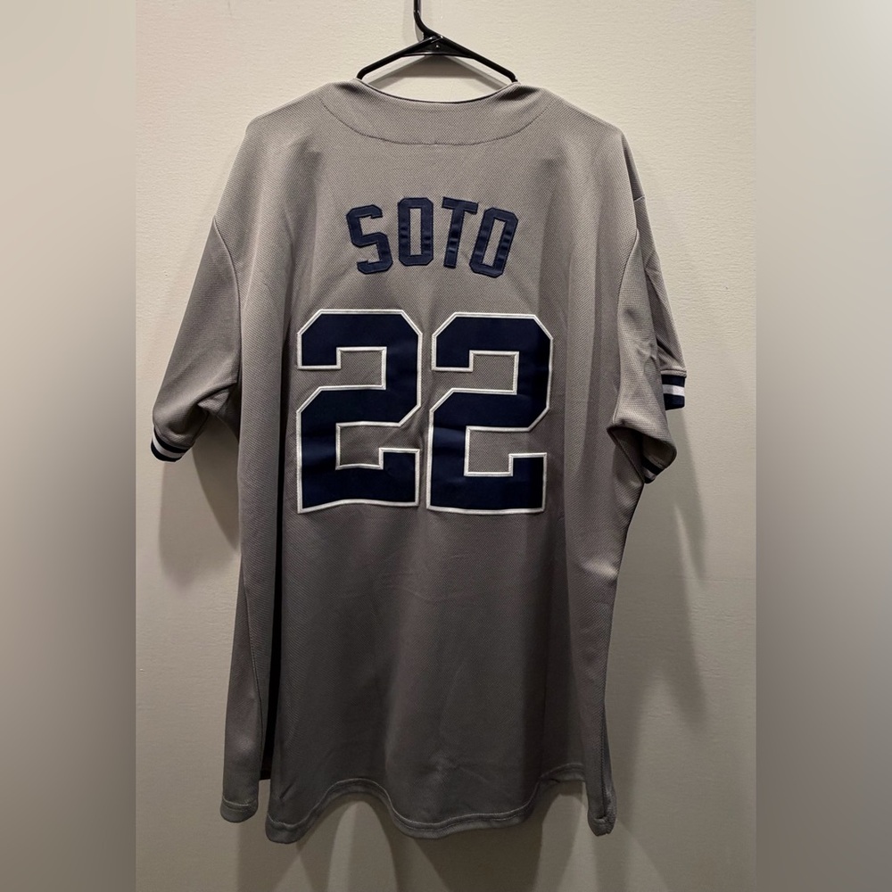 New York Yankees Men's Jersey 
Juan Soto #22 - Picture 2 of 2